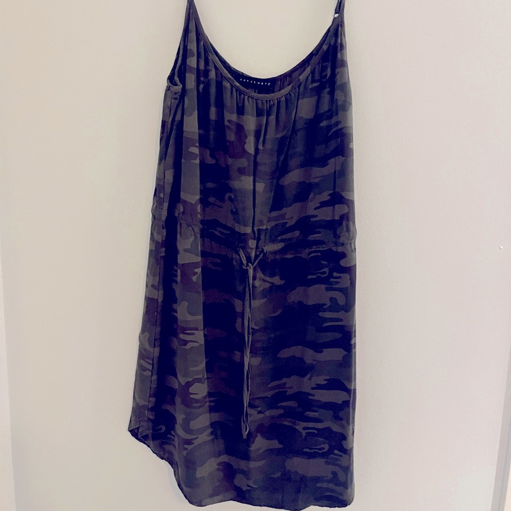 Sanctuary size M - military
